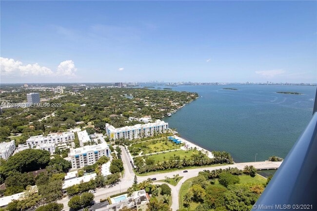 Building Photo - 601 NE 36th St Unit 3101