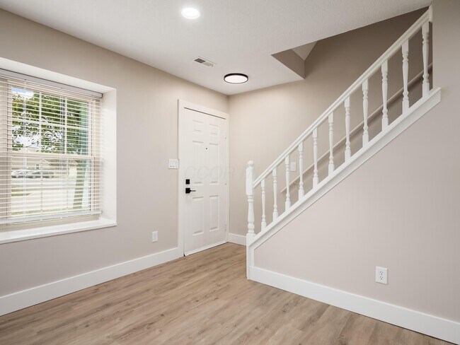 Photo - 629 Pebble Pl Dr Unidad C