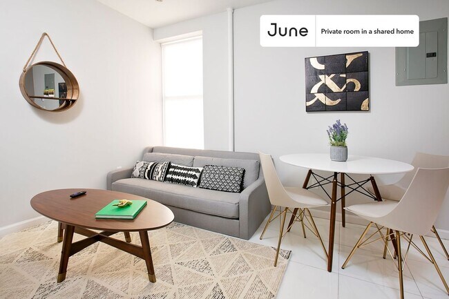 Room in Shared 3 bed/1.5 bath home in Central Harlem