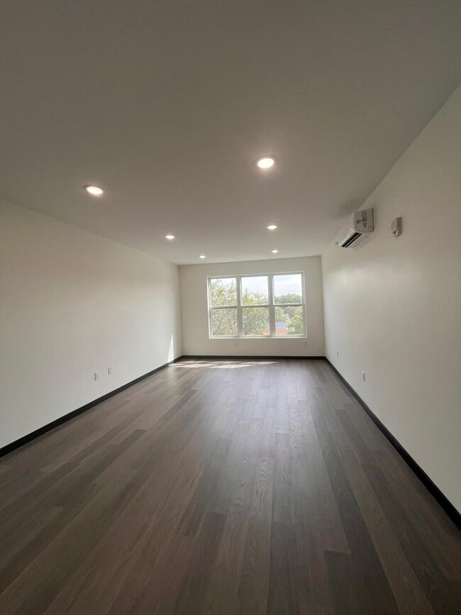 Photo - 133 Mallory Ave Unidad 506