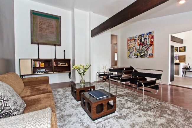Photo - 2138 N Cahuenga Blvd Apartments