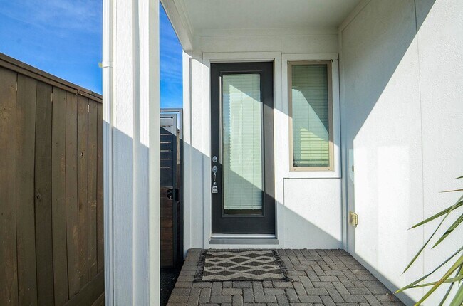 Photo - 1103 Fuschia Rd