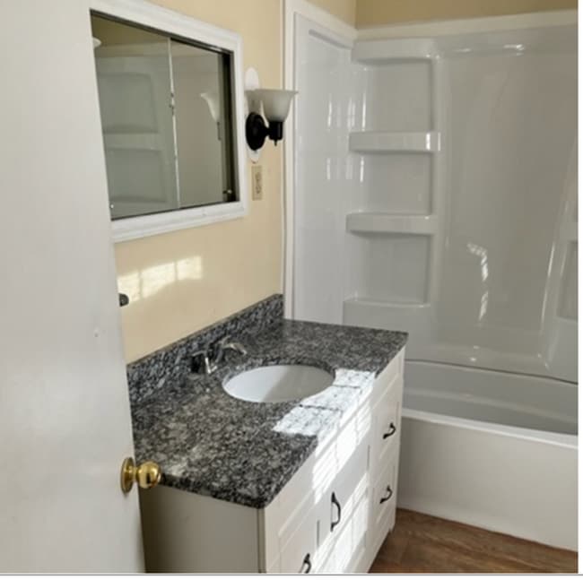 Photo - 2 Bedroom Home with Large Kitchen. Pet Friendly!!!