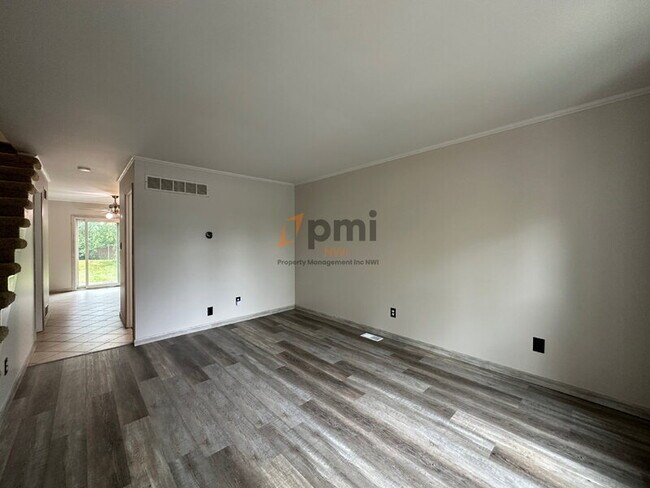 Photo - 711 Wellington Dr