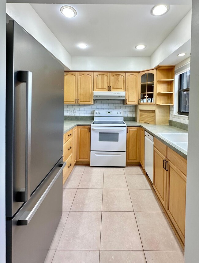 13509 S Indian River Dr Unit 406