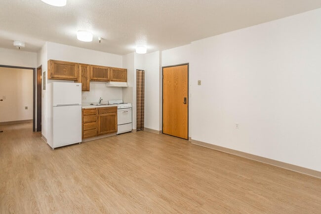 Photo - 400 Building