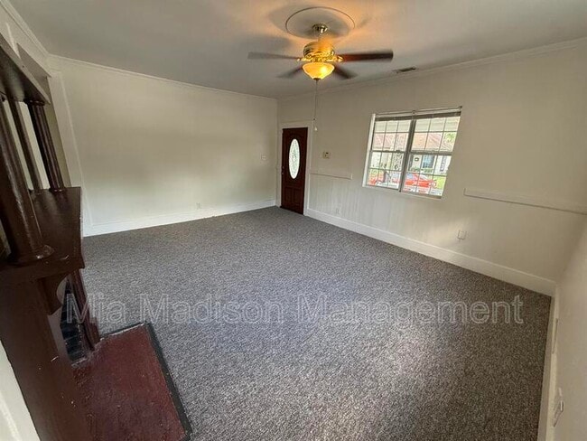 Photo - 211 W 59th St