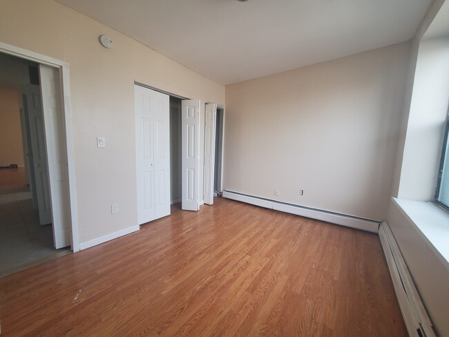 136 Grant Ave 4C - 134 Grant Ave Unit 4C