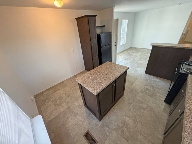 Photo - 2501 N Apperson Way