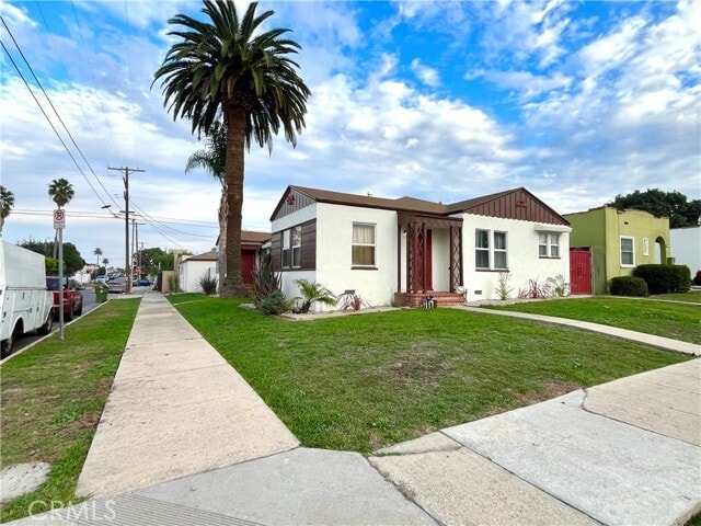 Building Photo - 2720 W 70th St