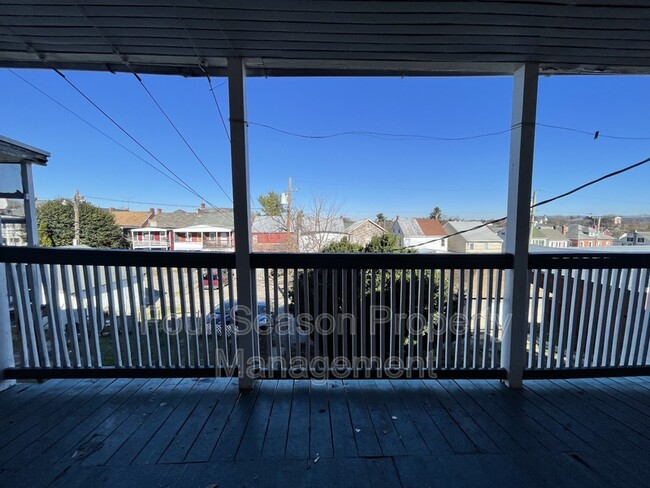 Photo - 616 W Franklin St