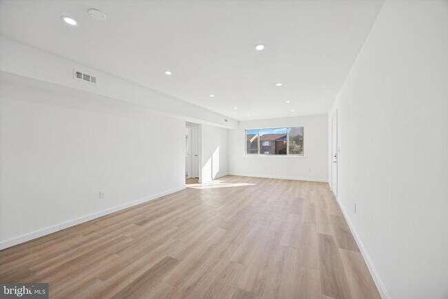 Photo - 507 Bradley Ct