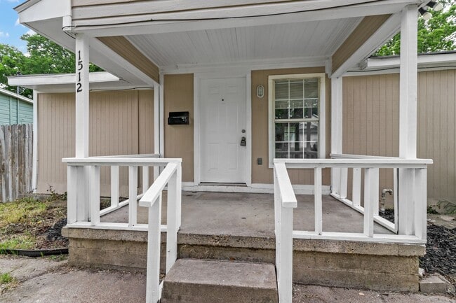 Photo - Charming 2 bedroom, 1 bathroom home located near Historic McKinney!!