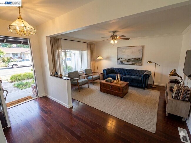 Photo - 34 Kingswood Dr