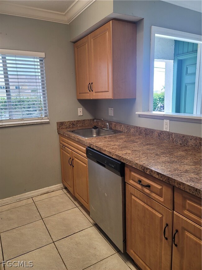 Photo - 1014 Country Club Blvd