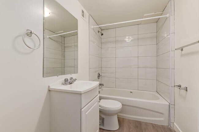 Photo - Simon's Court