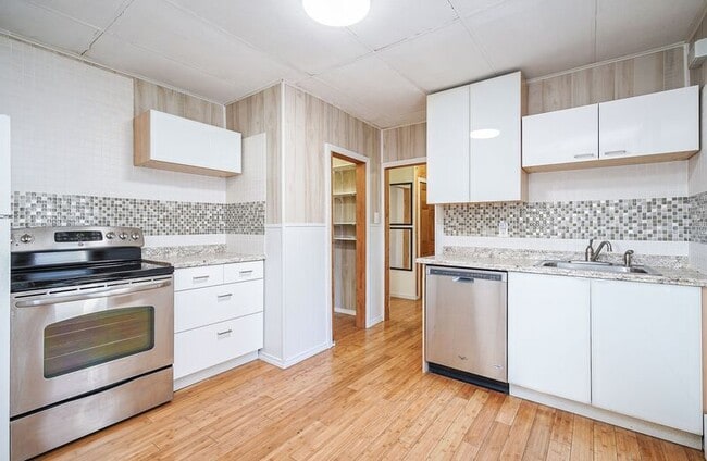 Photo - 148 Allen St Unit 2