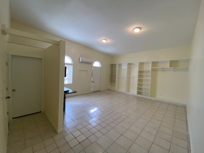 2315 Myrtle Ave Unit D