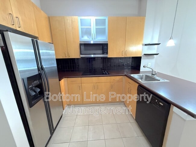 Photo - 2125 Southend Dr Unidad 245