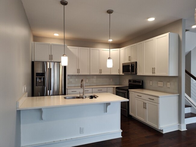 Photo - End-unit Townhome located in Peridoe on the Greenway!