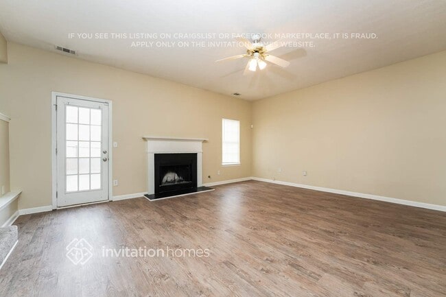 Photo - 220 Hazelhurst Dr