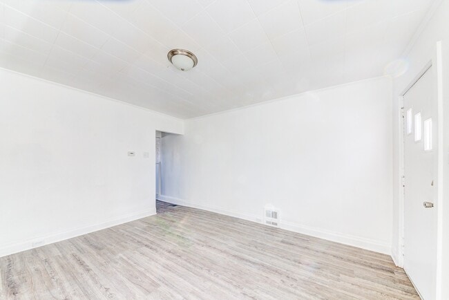 Photo - 919 Lillian St