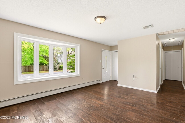 Photo - 19 Oak Leaf Dr