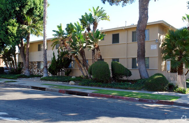 Hyde Park Apartments - Hyde Park Apartments