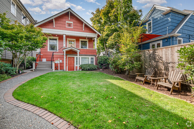 Building Photo - 7555 2nd Ave NE Unit A Rental