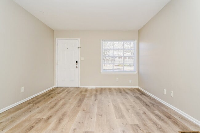 Photo - 367 Lady Guinevere Way