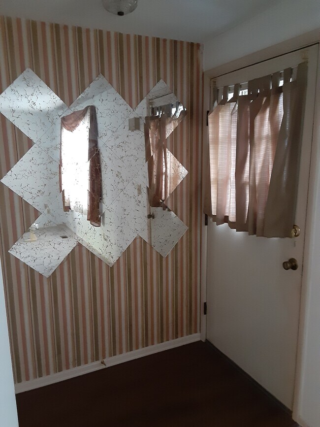 Front foyer - 8258 Larkspur Dr