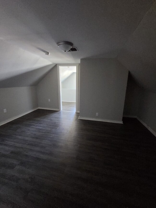 Building Photo - 64 Gorham Ave Unit 3