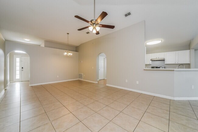 2122 Marisol Loop