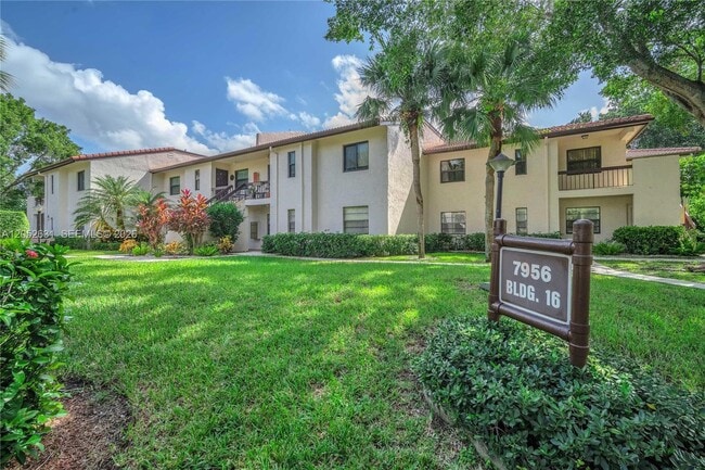 Photo - 7956 Eastlake Dr Unit F