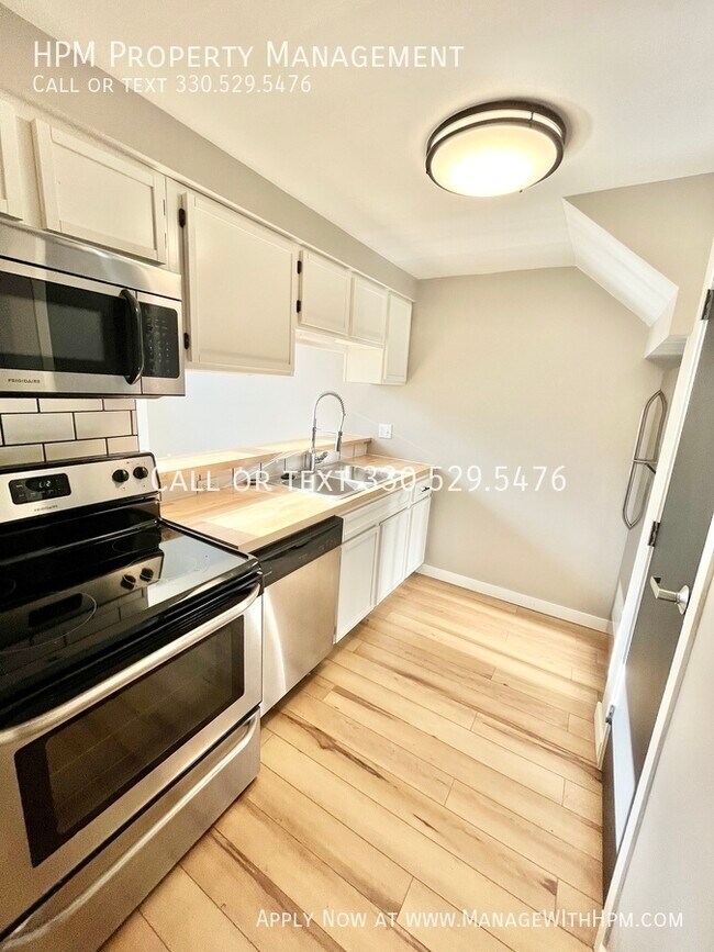 Photo - 1133 W 9th St Unit 321