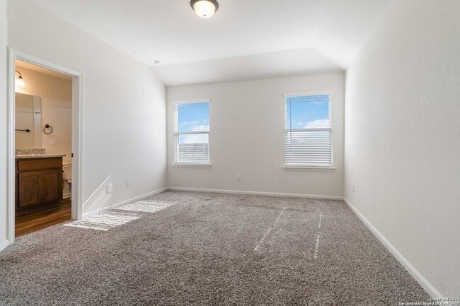 Photo - 13822 Enzo Gate