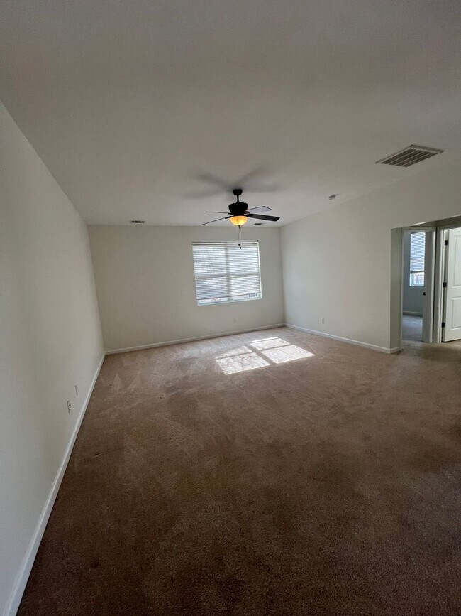 Photo - Four bedroom home in Shadow Moss!!