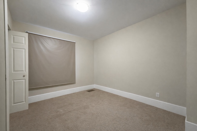 Photo - 5321 Morrison St Unit Lower