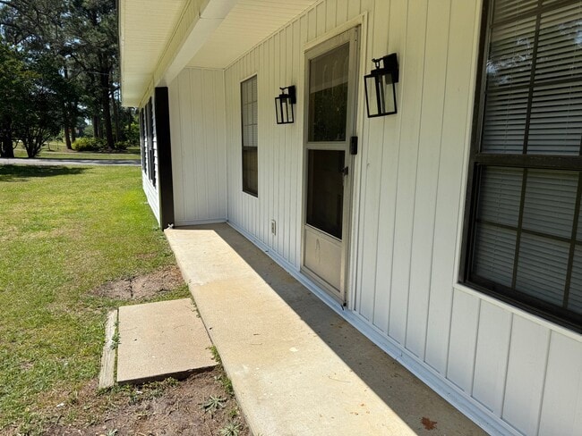 Photo - 1501 Main St
