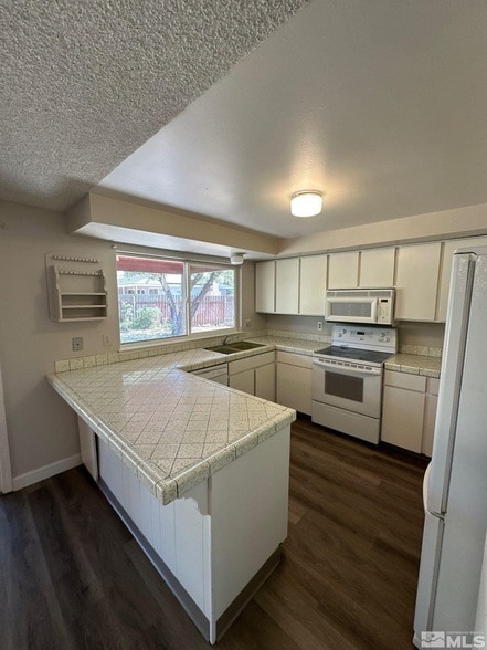 Photo - 462 Steffanie Wy