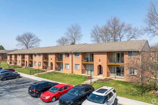 Delbrook Manor Apartments