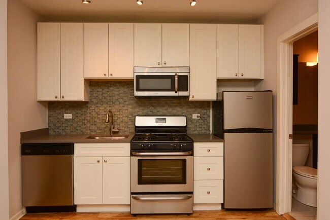 Photo - 2839 W Palmer St Unit 011