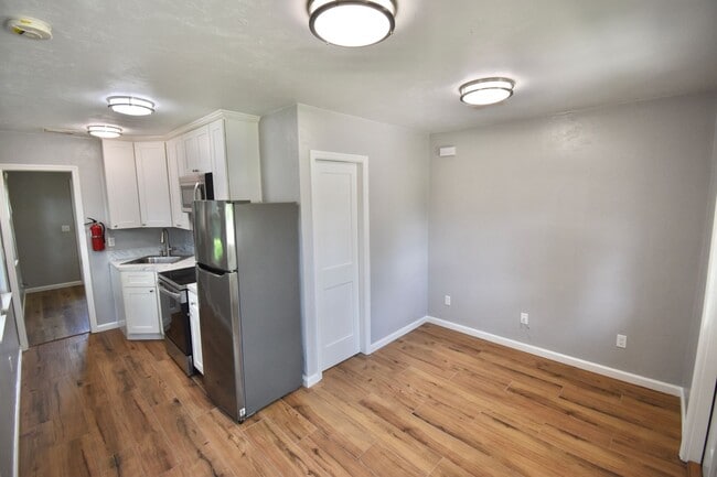 Photo - 626 W Georgia St Unit A