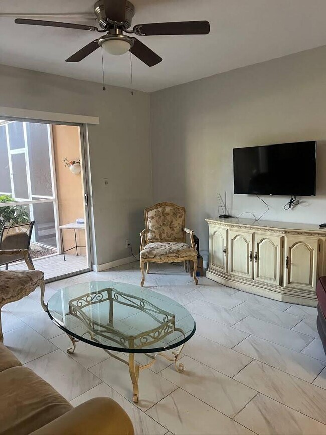 Photo - 1510 SE 15th St Unit 107