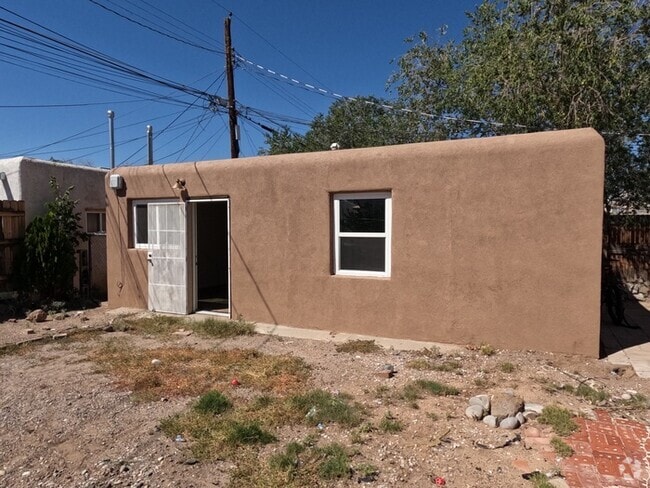 Building Photo - Cozy 1 BR, 1 Bath Casita Rental