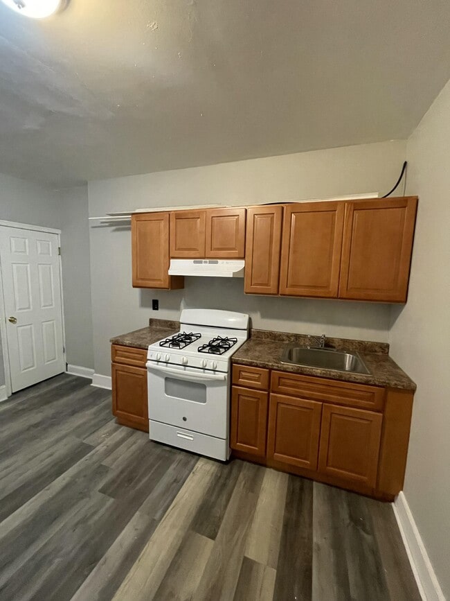 Photo - 3036 N Sydenham St