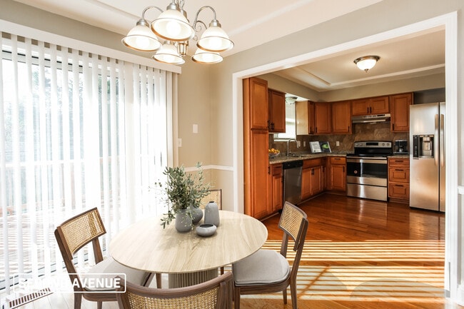 Photo - 1705 Vilas St