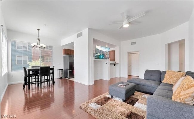 Building Photo - 47 E Agate Ave Unit 303