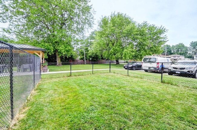 Photo - Flamingo Apartments