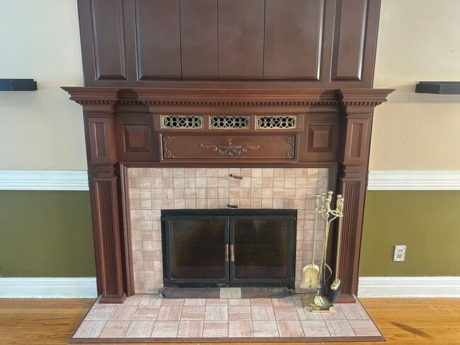 Photo - 5 Bed 3 Bath Home-Heat Included/Pets Allowed